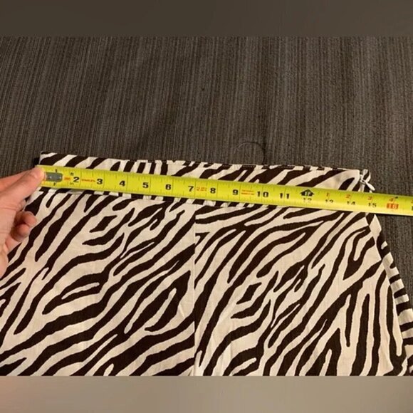 Charter Club High Rise Zebra Print Shorts Size 4 - Picture 12 of 14